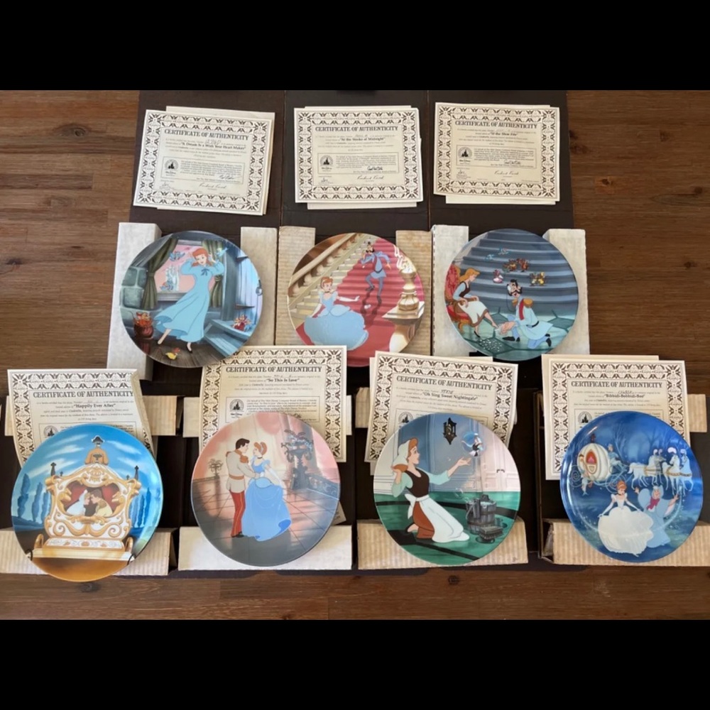 Vintage 1988-90’s Walt Disney Cinderella Collector Series 7 Plate Set Knowles